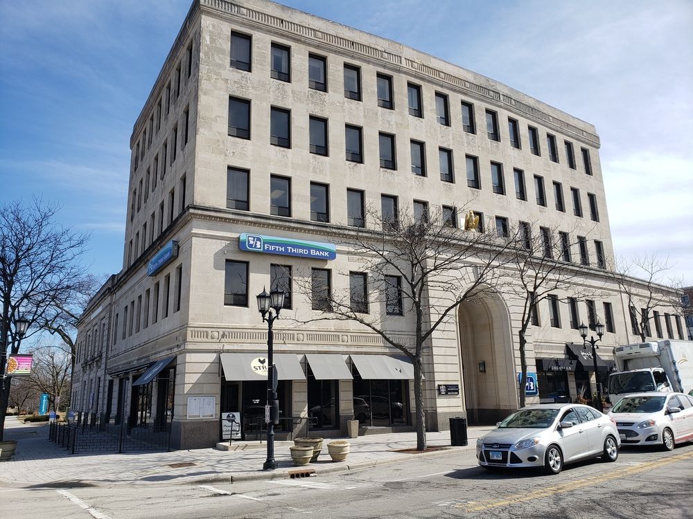 The Catalano & Associates Building: 105 S York St, Elmhurst, IL 60126